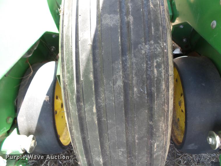 image for item DW9704 John Deere 7200 Max Emerge 2 planter