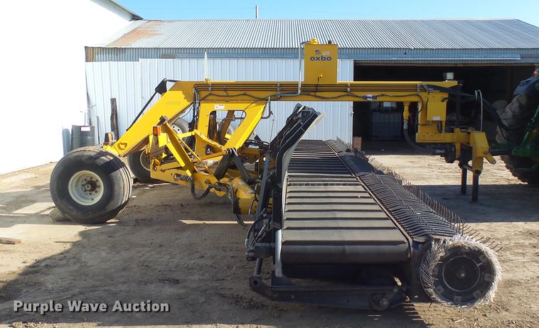 image for item DX9081 2008 Oxbo Avalanche 310 hay merger