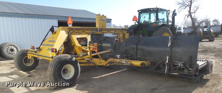 image for item DX9081 2008 Oxbo Avalanche 310 hay merger