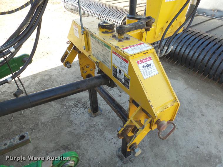 image for item DX9081 2008 Oxbo Avalanche 310 hay merger