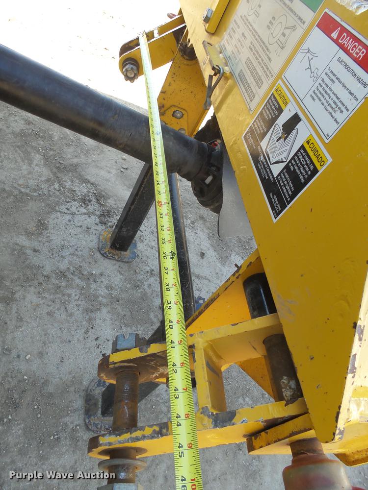 image for item DX9081 2008 Oxbo Avalanche 310 hay merger