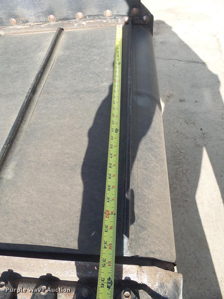 image for item DX9081 2008 Oxbo Avalanche 310 hay merger