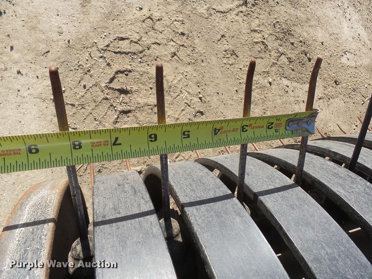 image for item DX9081 2008 Oxbo Avalanche 310 hay merger