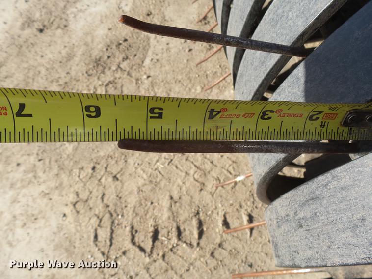 image for item DX9081 2008 Oxbo Avalanche 310 hay merger