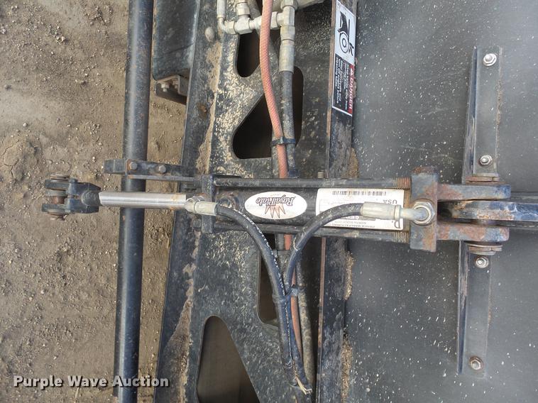 image for item DX9081 2008 Oxbo Avalanche 310 hay merger