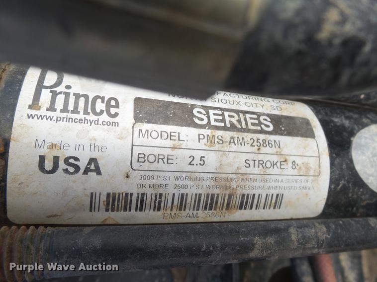 image for item DX9081 2008 Oxbo Avalanche 310 hay merger