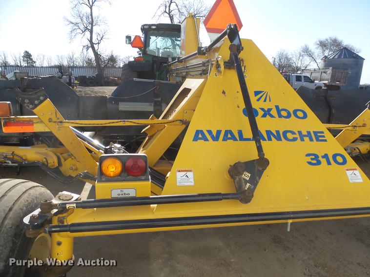image for item DX9081 2008 Oxbo Avalanche 310 hay merger