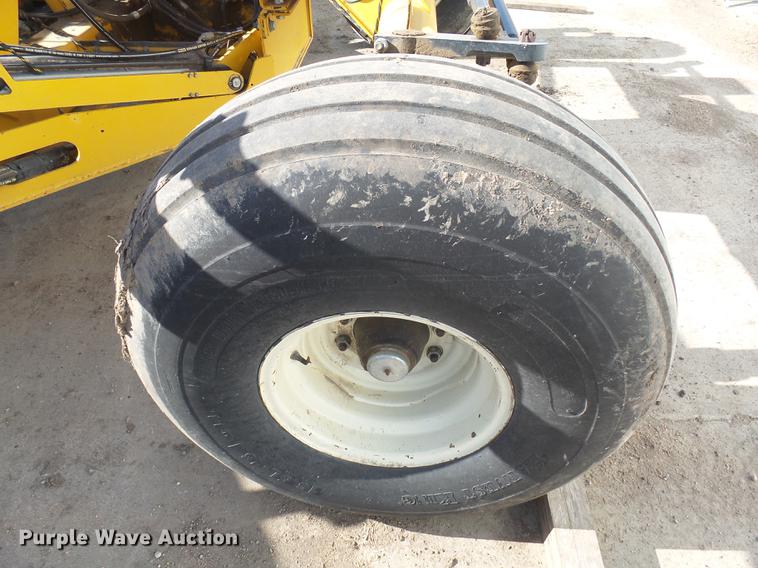 image for item DX9081 2008 Oxbo Avalanche 310 hay merger