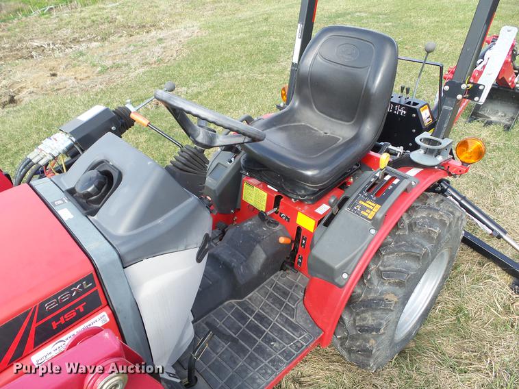 image for item DZ9316 2015 Mahindra MAX26XLHST MFWD tractor