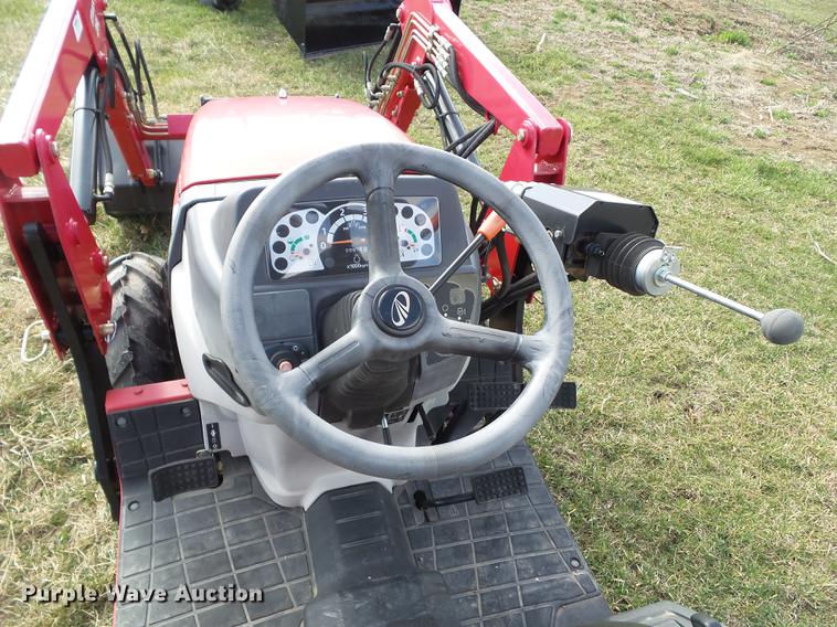 image for item DZ9316 2015 Mahindra MAX26XLHST MFWD tractor