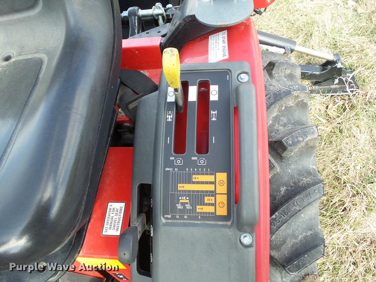 image for item DZ9316 2015 Mahindra MAX26XLHST MFWD tractor