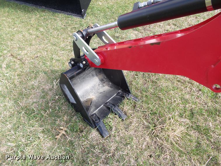 image for item DZ9316 2015 Mahindra MAX26XLHST MFWD tractor