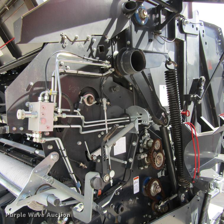 image for item EB9537 2017 Kubota BV4580 round baler