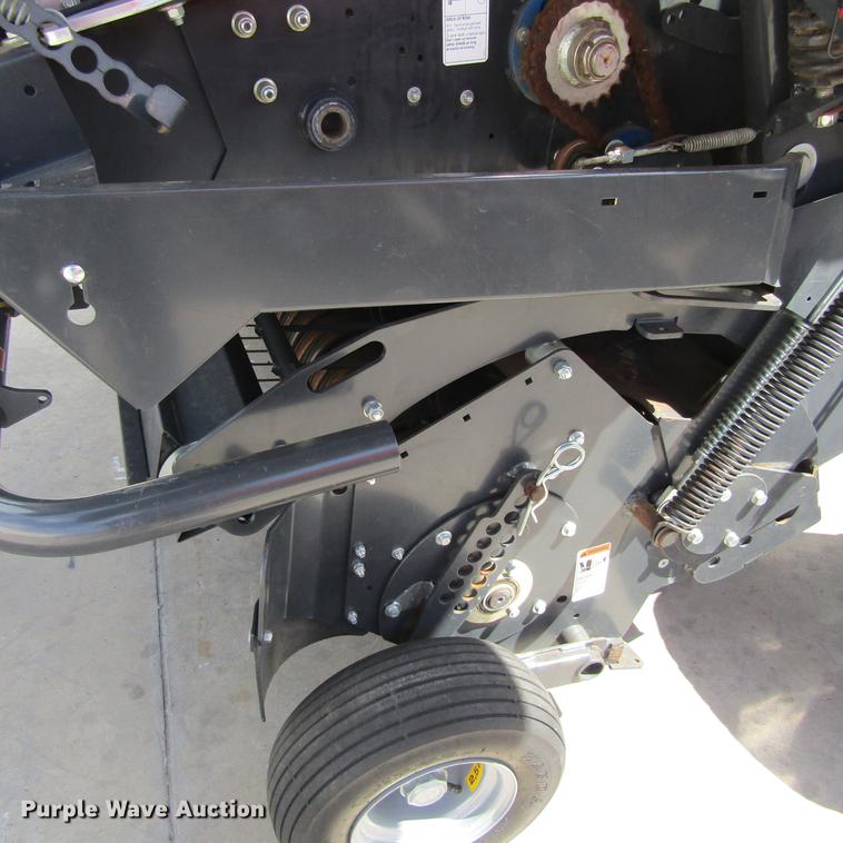 image for item EB9537 2017 Kubota BV4580 round baler