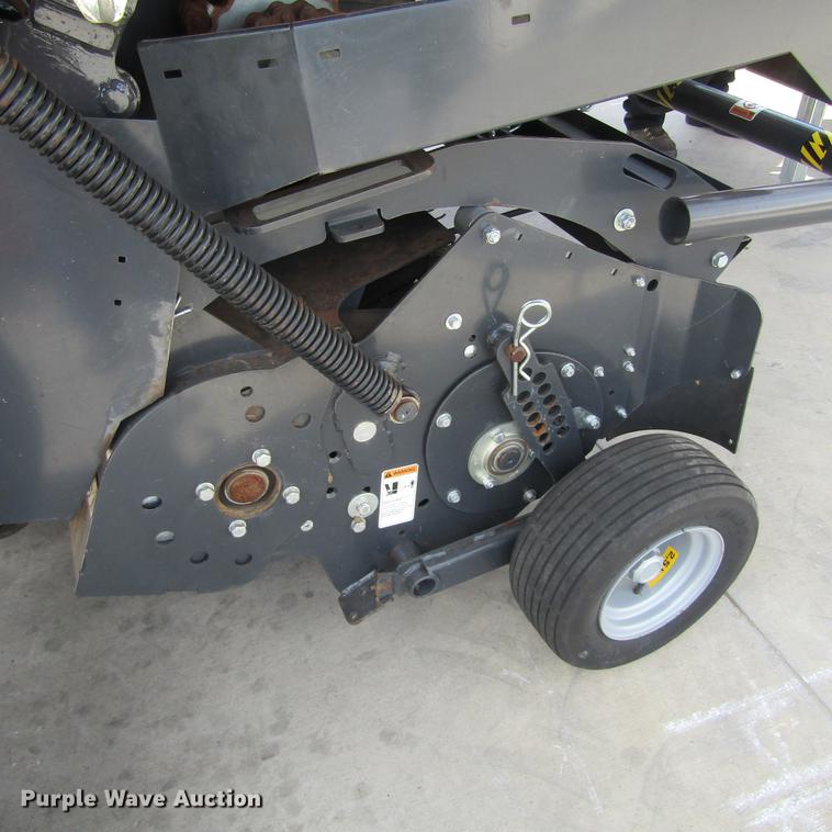 image for item EB9537 2017 Kubota BV4580 round baler