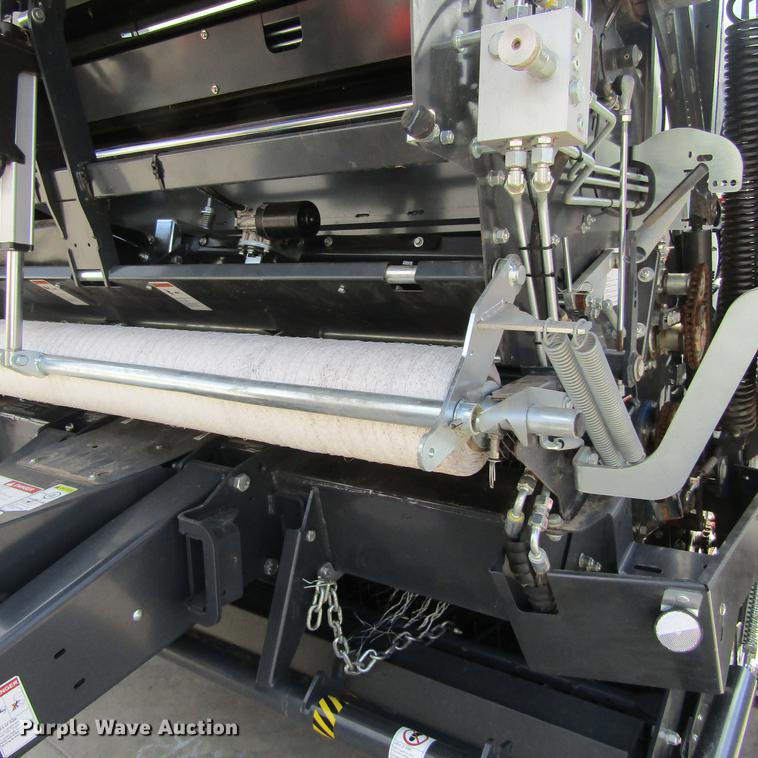 image for item EB9537 2017 Kubota BV4580 round baler