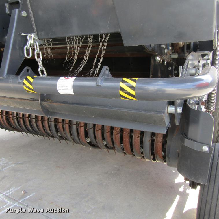 image for item EB9537 2017 Kubota BV4580 round baler