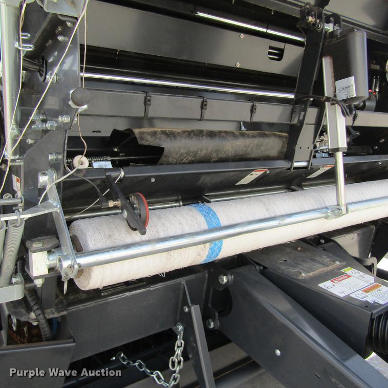 image for item EB9537 2017 Kubota BV4580 round baler