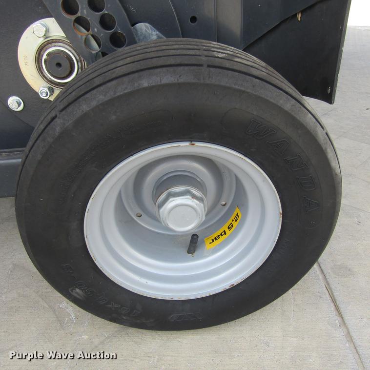 image for item EB9537 2017 Kubota BV4580 round baler