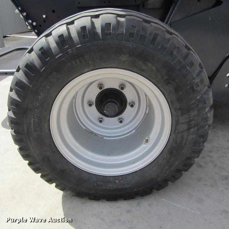 image for item EB9537 2017 Kubota BV4580 round baler