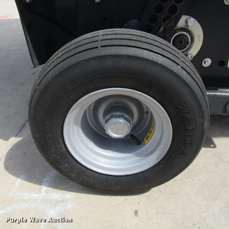 image for item EB9537 2017 Kubota BV4580 round baler