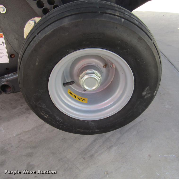 image for item EB9540 2017 Kubota BV4580 round baler