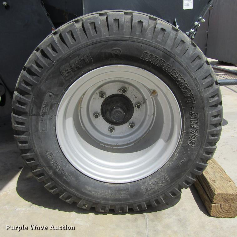 image for item EB9540 2017 Kubota BV4580 round baler