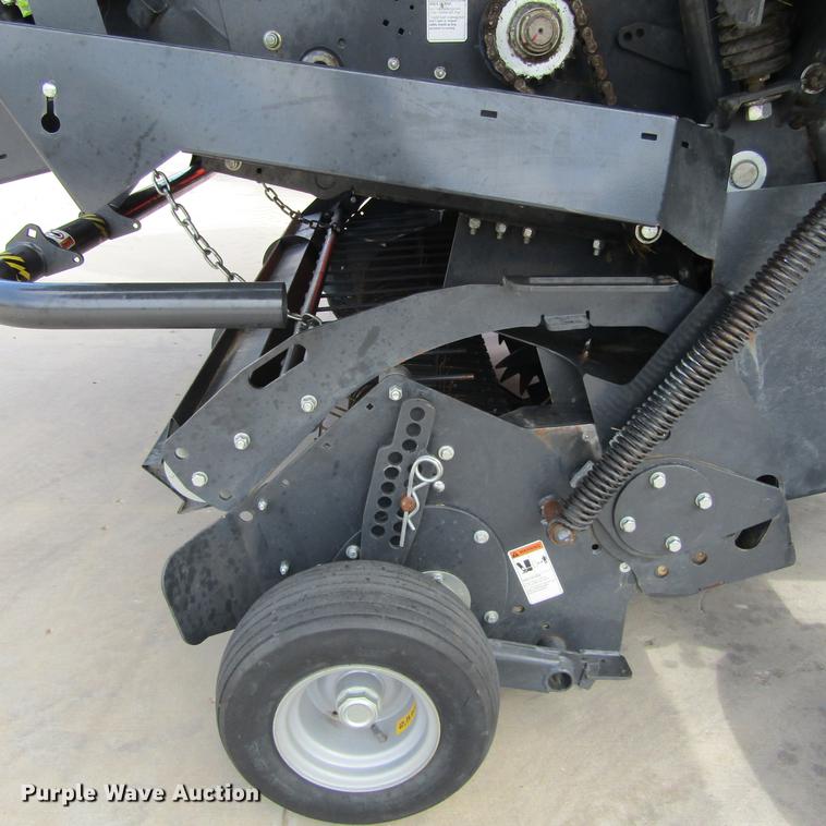 image for item EB9541 2017 Kubota BV4580 round baler