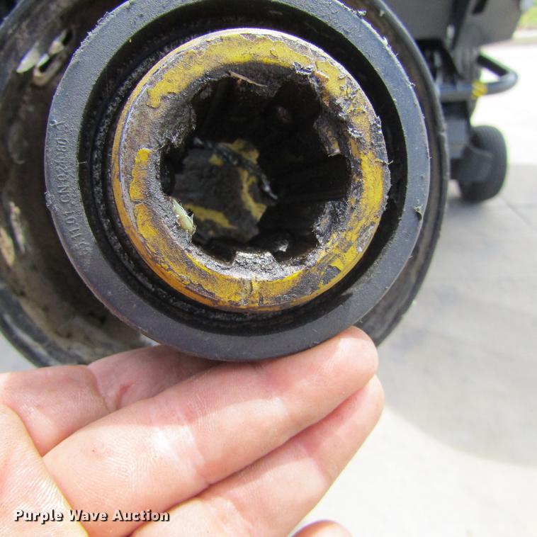 image for item EB9541 2017 Kubota BV4580 round baler