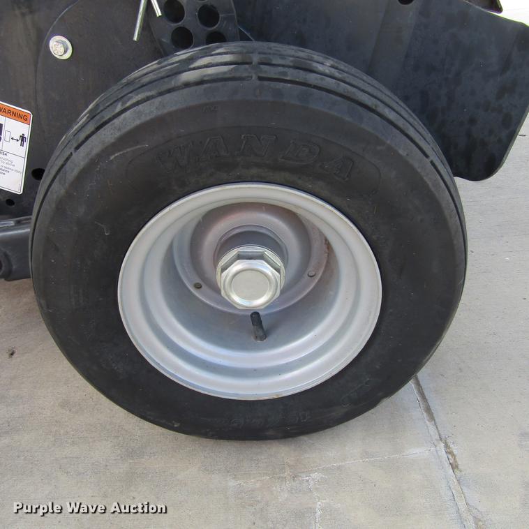 image for item EB9541 2017 Kubota BV4580 round baler