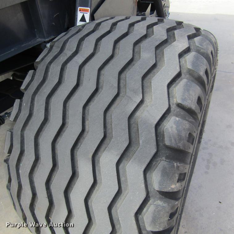 image for item EB9541 2017 Kubota BV4580 round baler