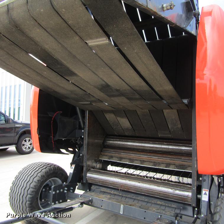 image for item EB9542 2017 Kubota BV4580 round baler