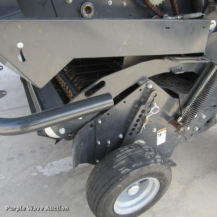 image for item EB9542 2017 Kubota BV4580 round baler