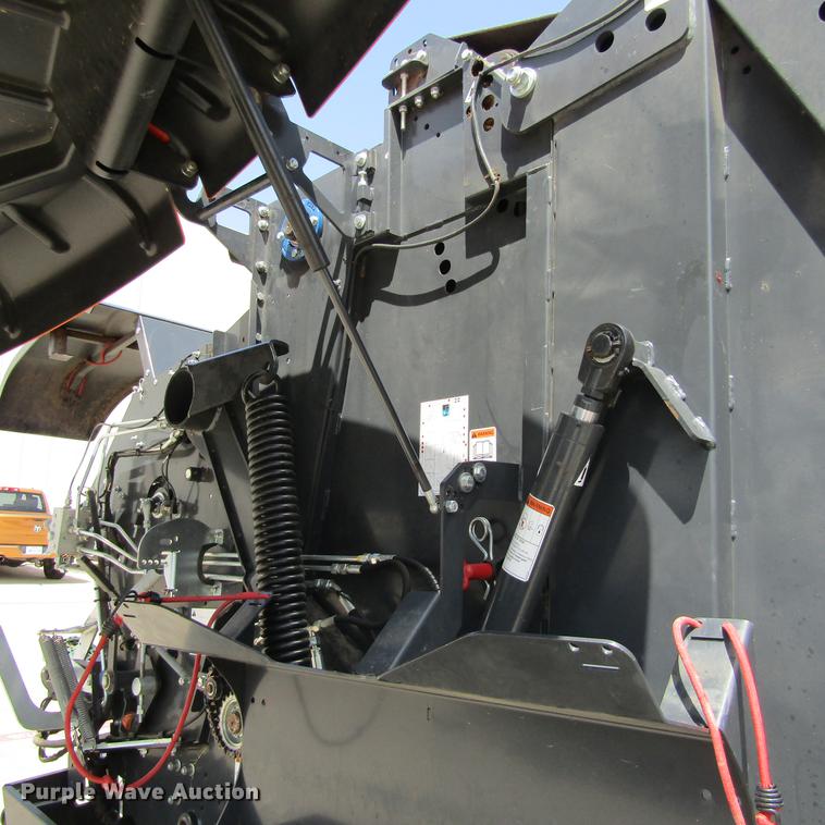 image for item EB9542 2017 Kubota BV4580 round baler