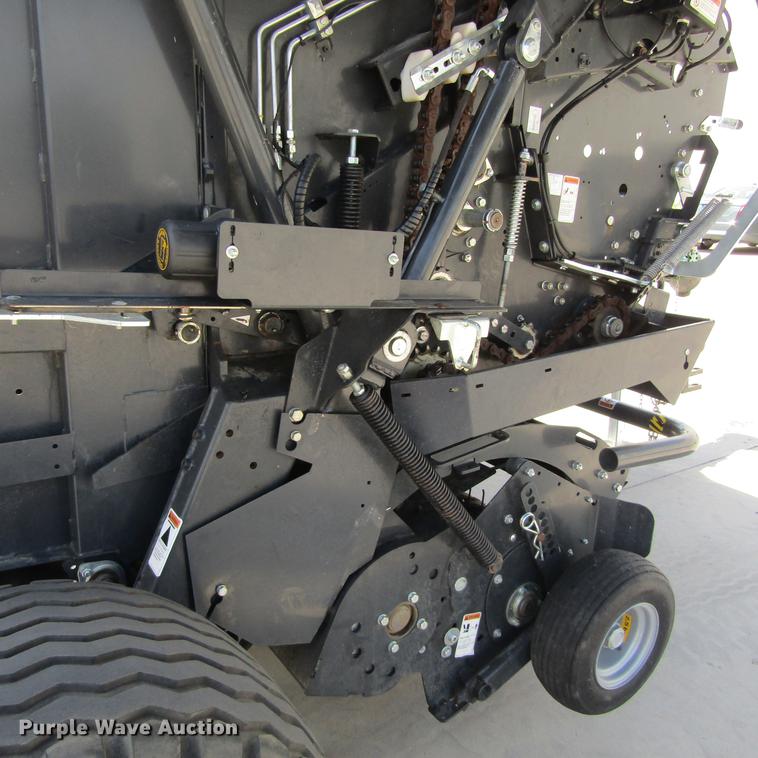 image for item EB9542 2017 Kubota BV4580 round baler