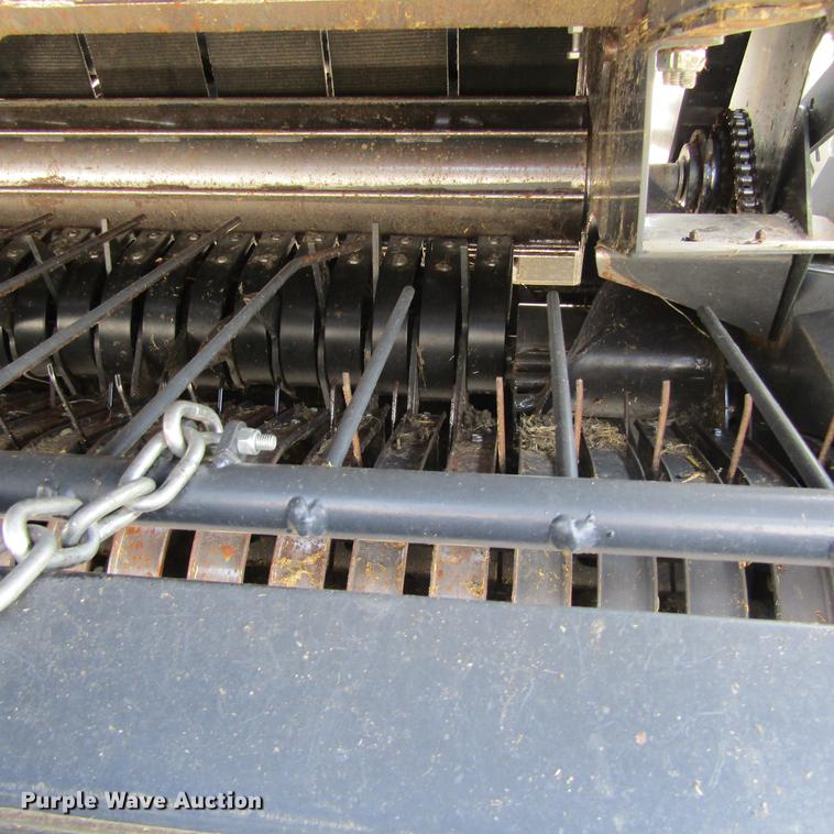 image for item EB9542 2017 Kubota BV4580 round baler