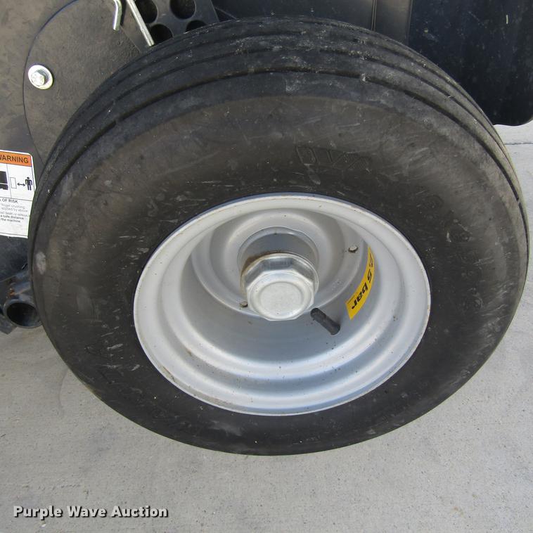 image for item EB9542 2017 Kubota BV4580 round baler