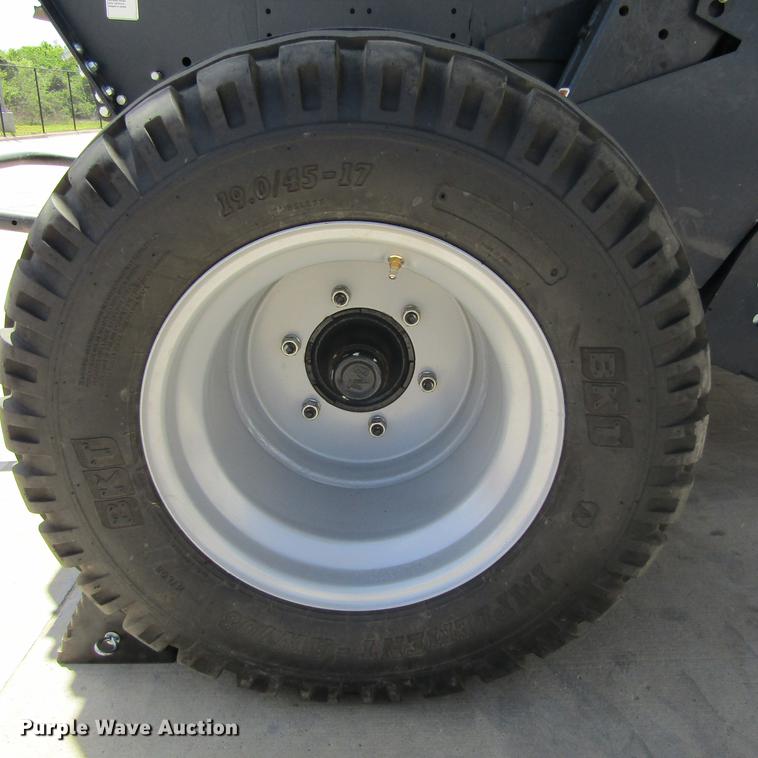 image for item EB9542 2017 Kubota BV4580 round baler