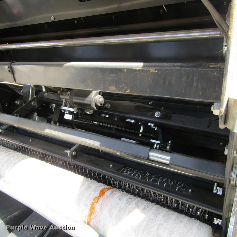 image for item EB9543 2017 Kubota BV4580 round baler