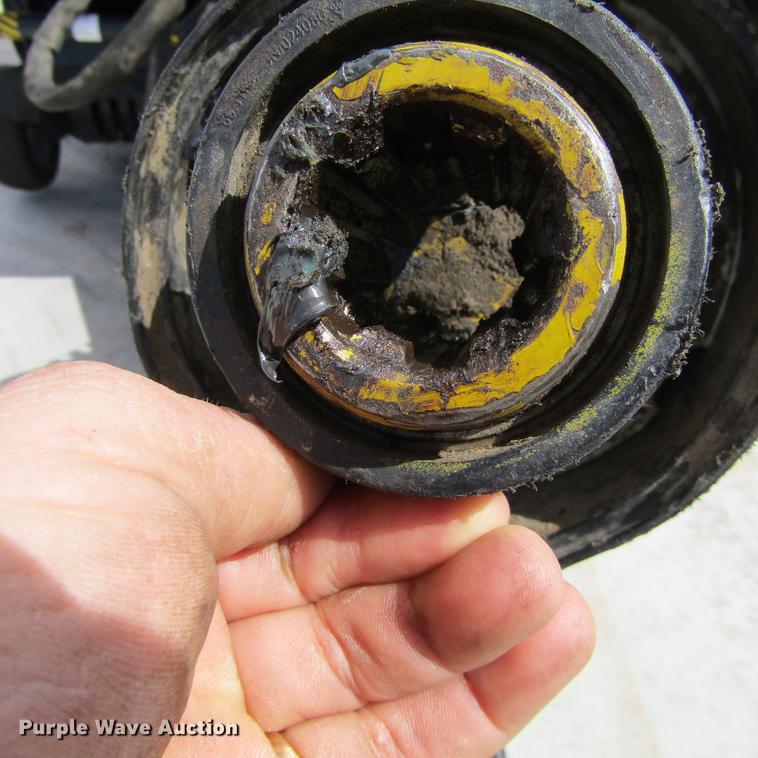 image for item EB9543 2017 Kubota BV4580 round baler