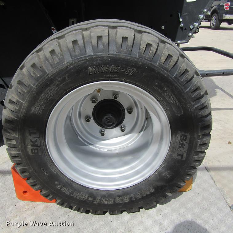 image for item EB9543 2017 Kubota BV4580 round baler