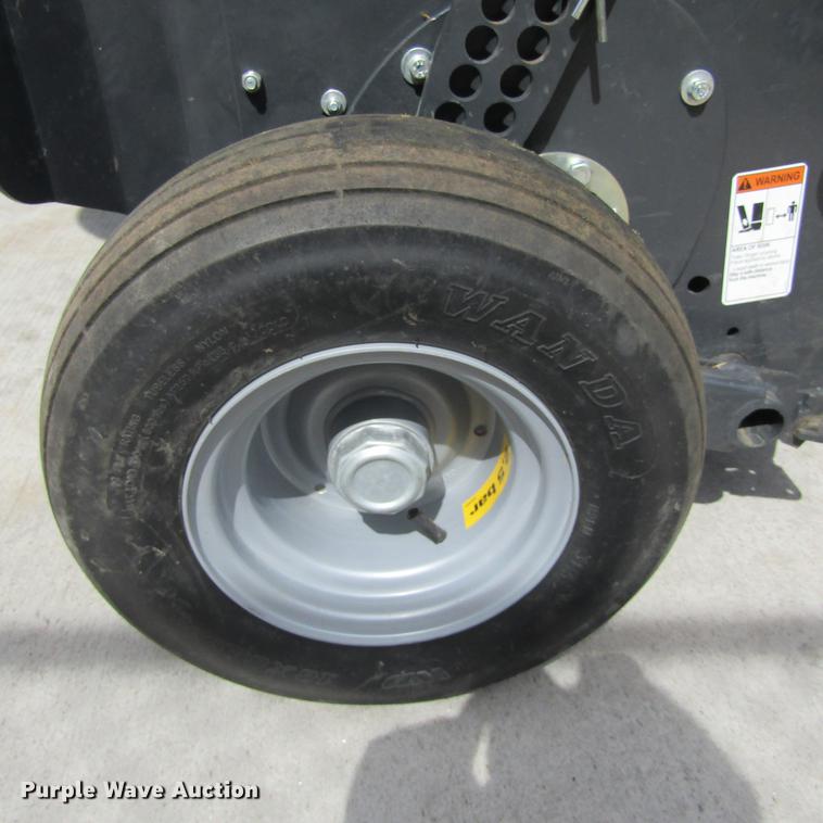 image for item EB9543 2017 Kubota BV4580 round baler