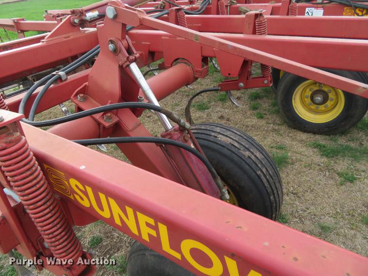 image for item EJ9540 Sunflower 6332 land finisher