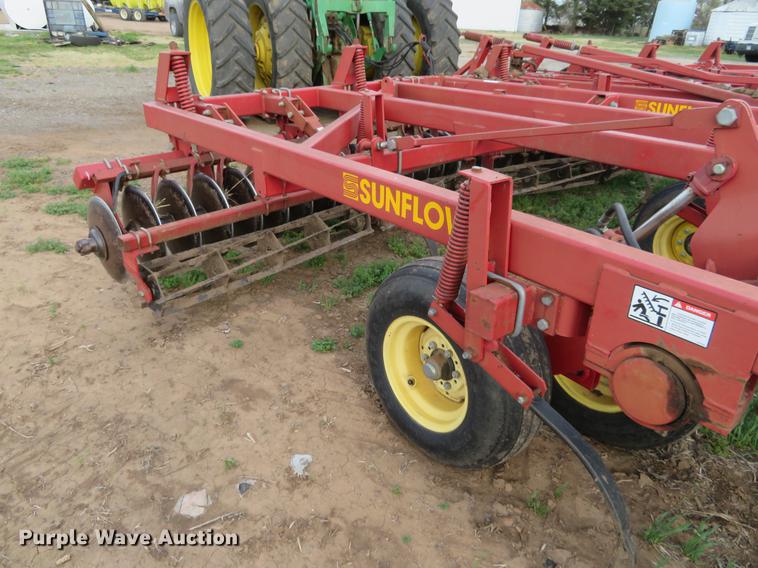 image for item EJ9540 Sunflower 6332 land finisher