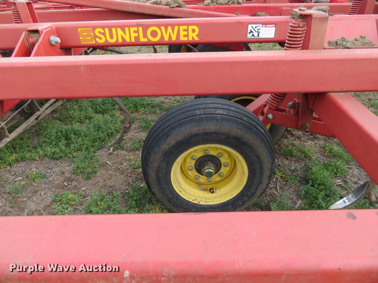 image for item EJ9540 Sunflower 6332 land finisher