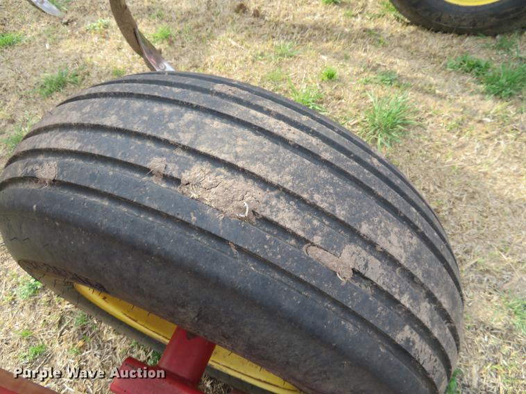 image for item EJ9540 Sunflower 6332 land finisher