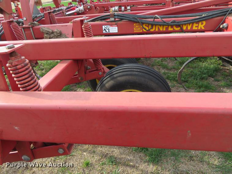 image for item EJ9540 Sunflower 6332 land finisher