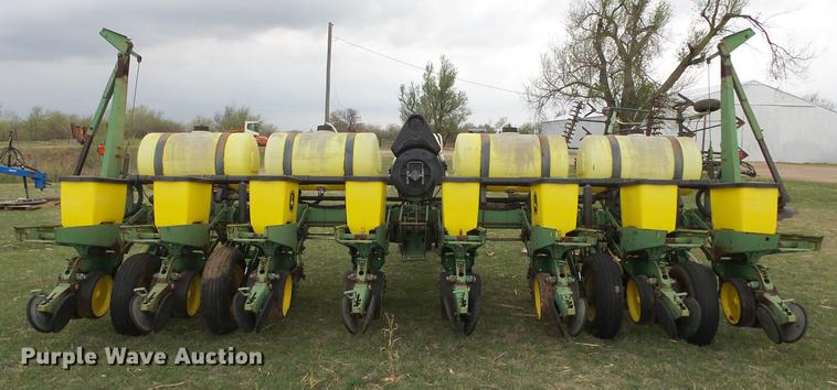 image for item EX9154 John Deere 7200 Max Emerge 2 planter