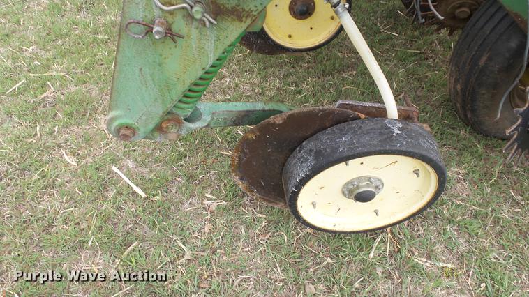 image for item EX9154 John Deere 7200 Max Emerge 2 planter