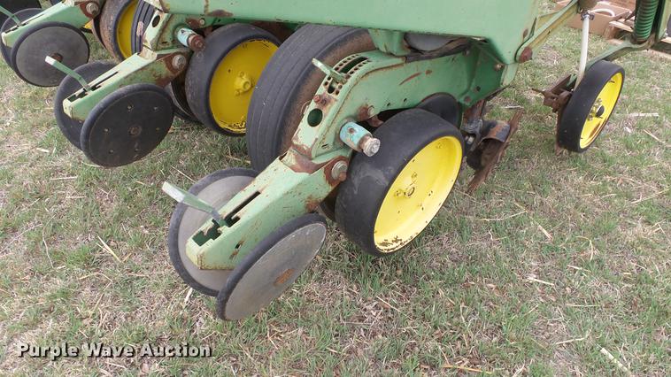 image for item EX9154 John Deere 7200 Max Emerge 2 planter